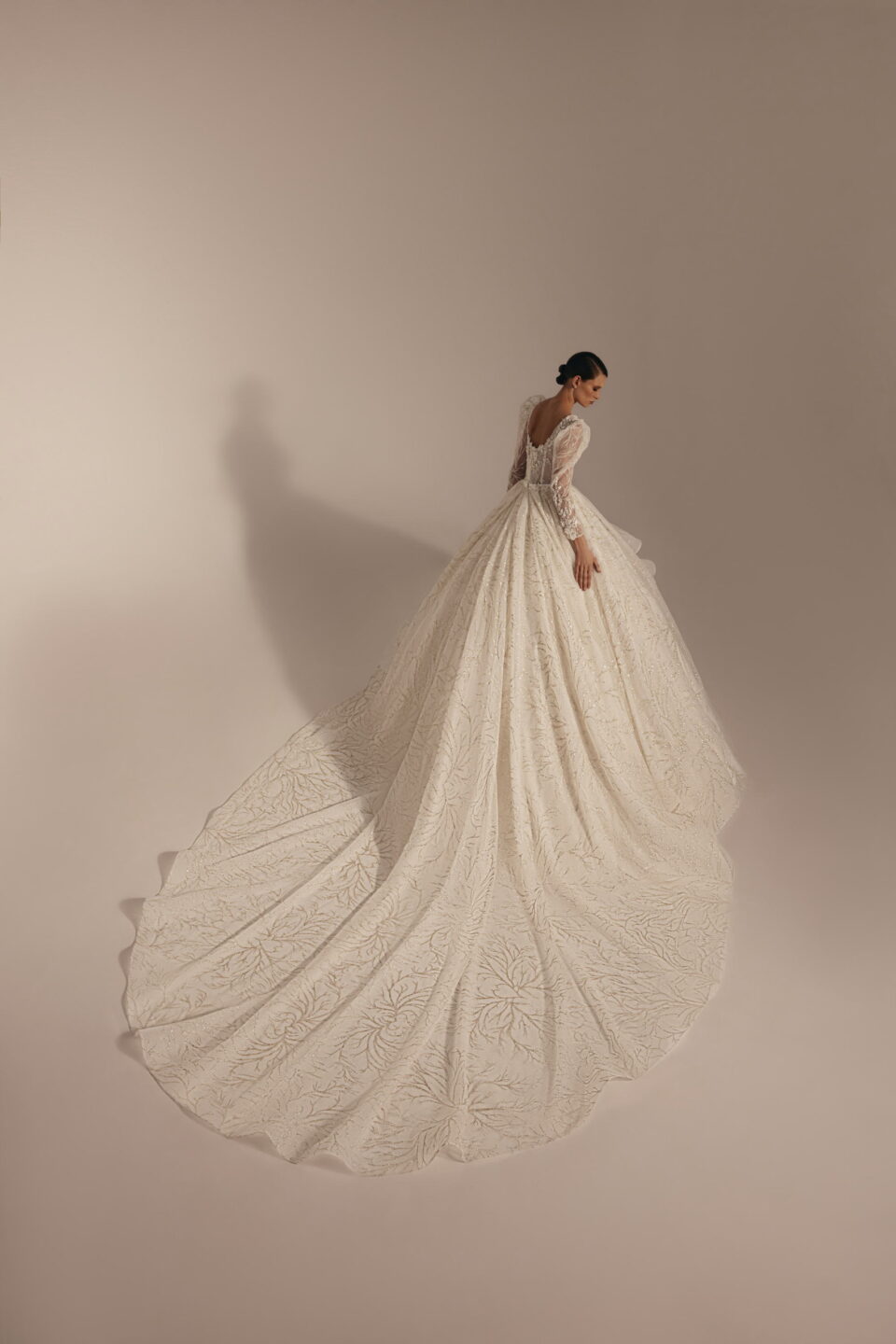 Abito da sposa ALICE della collezione Vil‘na — foto 3